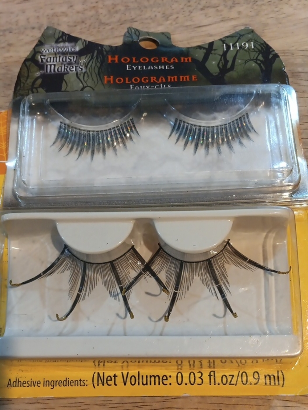 wet n wild Fantasy Makers Hologram False Eyelashes For Halloween Fun